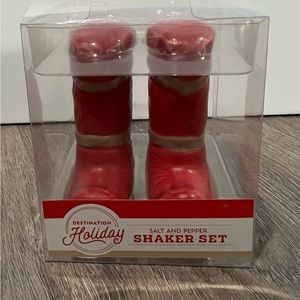 HEB Holiday Boot Salt and Pepper Shaker Set